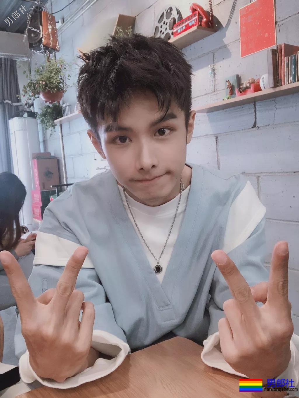 被于正捧红的帅哥！这样的小狼狗“后宫”，我也想要！ - 51虹马