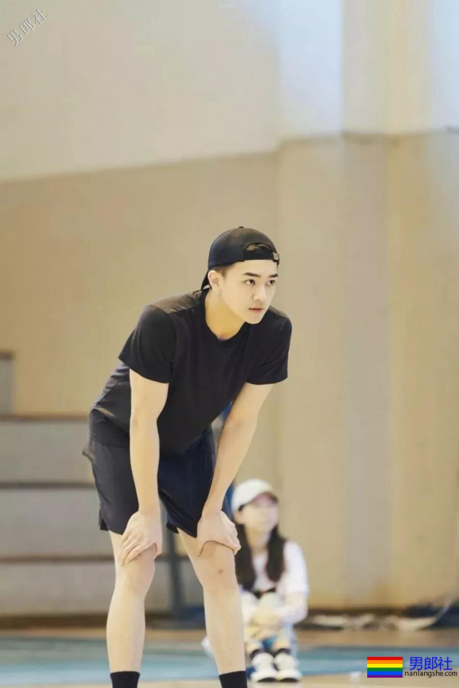 被于正捧红的帅哥！这样的小狼狗“后宫”，我也想要！ - 51虹马