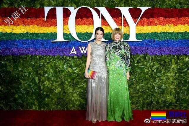 托尼奖的红毯很骄傲，立起彩虹玫瑰墙 - 51虹马