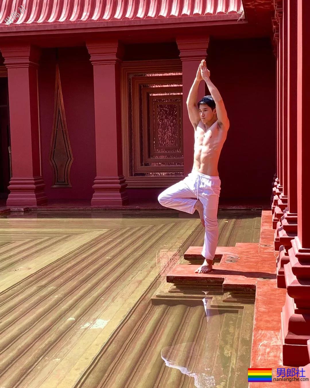 白净小奶狗超大粉红胸肌,牛奶肌泳裤狂魔太鲜嫩! - 51虹马 白净小奶狗超大粉红胸肌,牛奶肌泳裤狂魔太鲜嫩! - 51虹马