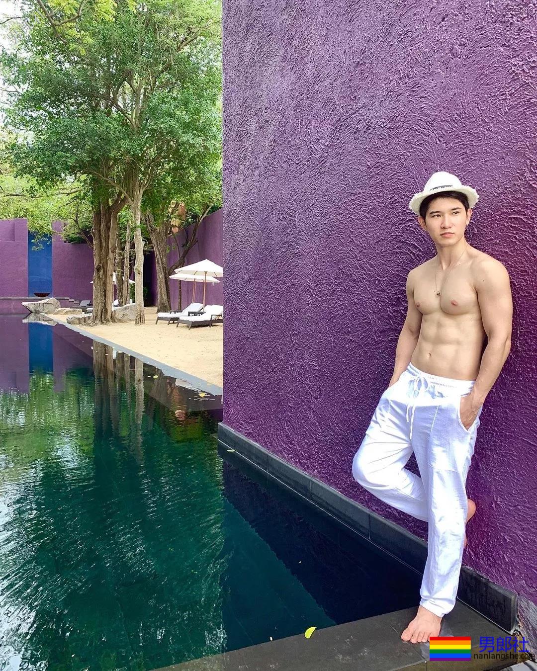 白净小奶狗超大粉红胸肌,牛奶肌泳裤狂魔太鲜嫩! - 51虹马 白净小奶狗超大粉红胸肌,牛奶肌泳裤狂魔太鲜嫩! - 51虹马