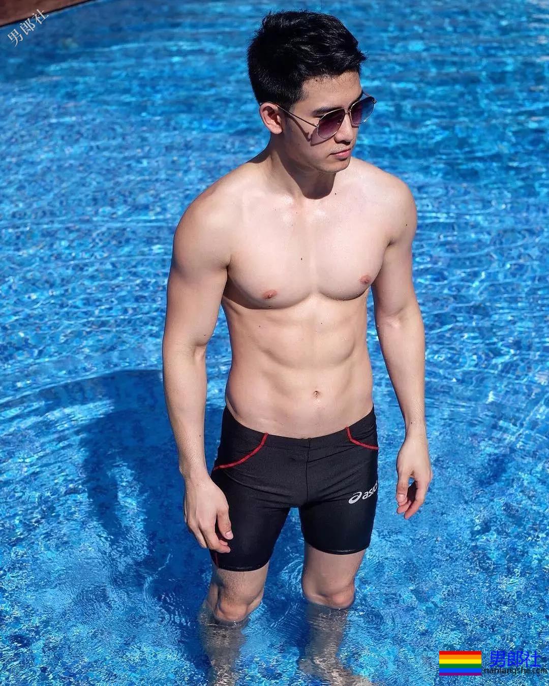 白净小奶狗超大粉红胸肌,牛奶肌泳裤狂魔太鲜嫩! - 51虹马 白净小奶狗超大粉红胸肌,牛奶肌泳裤狂魔太鲜嫩! - 51虹马