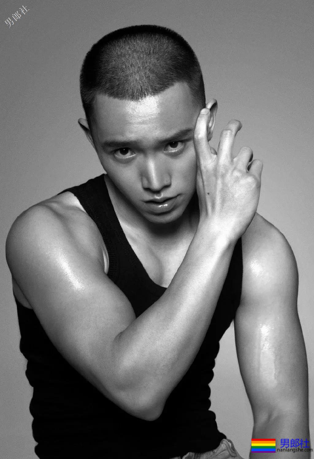 同济大学寸头小哥努力健身终于成了淘宝模特 - 51虹马