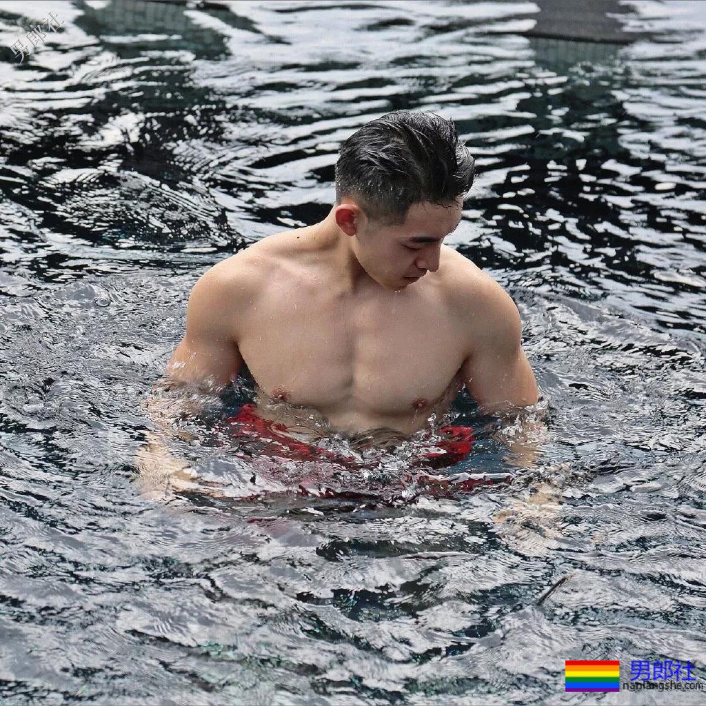 体育生帅气的外表完美的身材A爆了！ - 51虹马