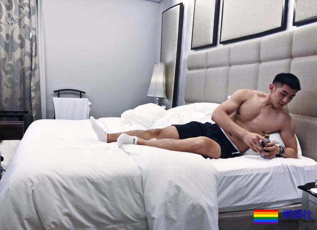 体育生帅气的外表完美的身材A爆了！ - 51虹马