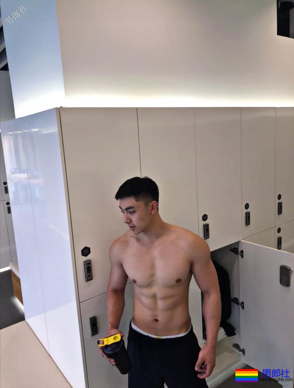 体育生帅气的外表完美的身材A爆了！ - 51虹马