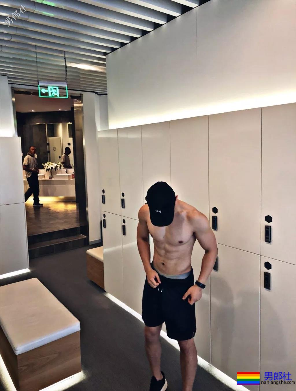 体育生帅气的外表完美的身材A爆了！ - 51虹马