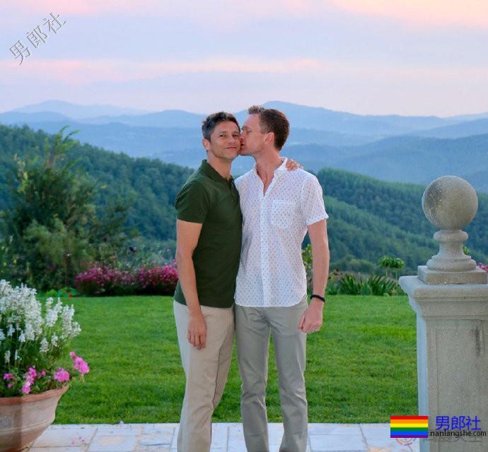 周末去参加骄傲节，能遇见“巴尼叔”一家人 - 51虹马