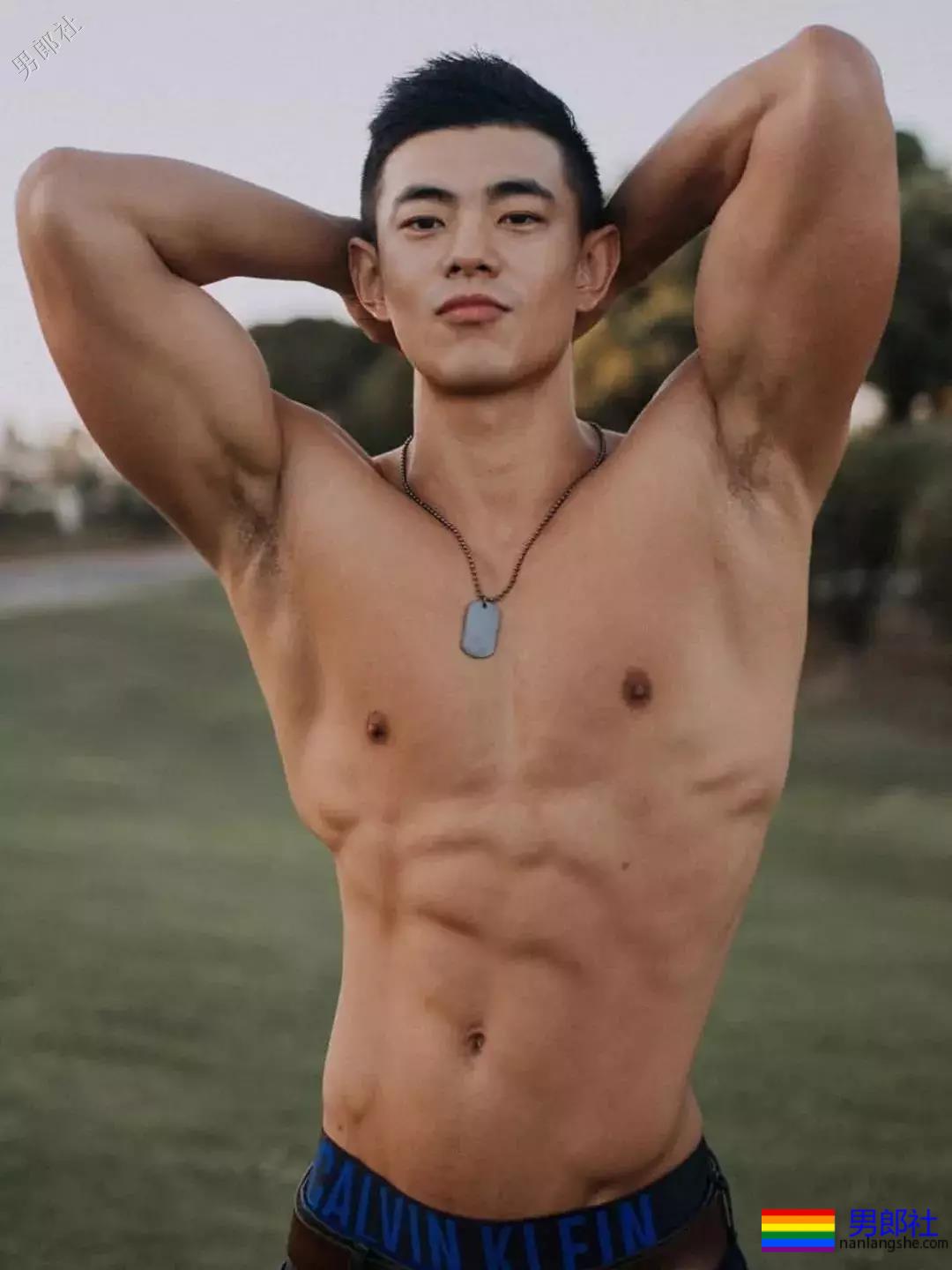 室友是gay三个月时间把我掰弯了。 - 51虹马