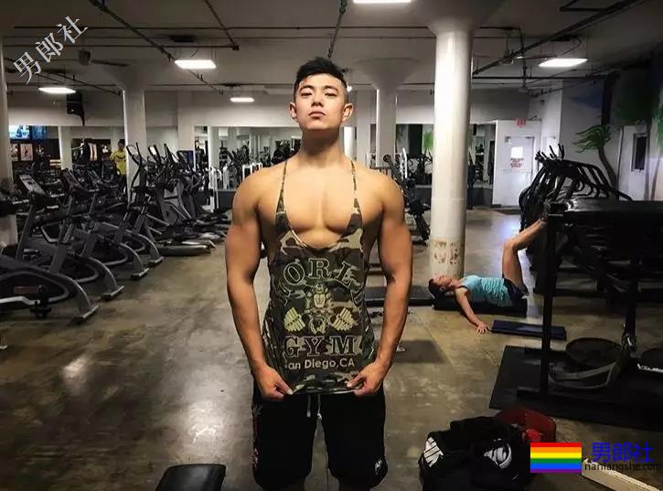 室友是gay三个月时间把我掰弯了。 - 51虹马