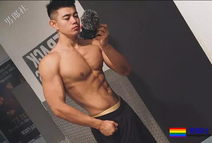 室友是gay三个月时间把我掰弯了。 - 51虹马