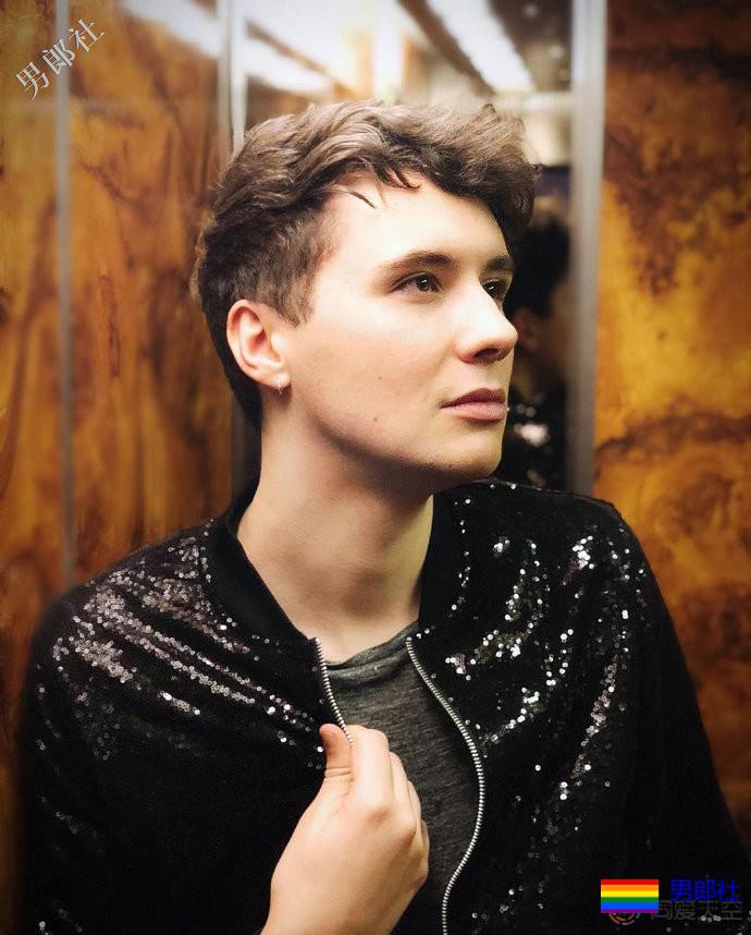 英国网红向数百万粉丝出柜 - 51虹马