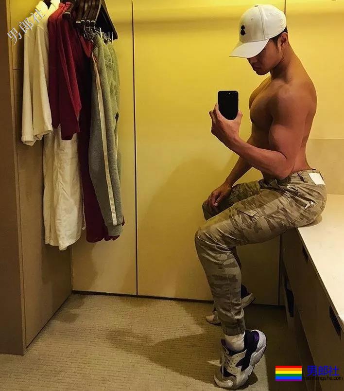 第一翘臀网红！男摄影师最爱的D杯公狗腰小狼狗！ - 51虹马