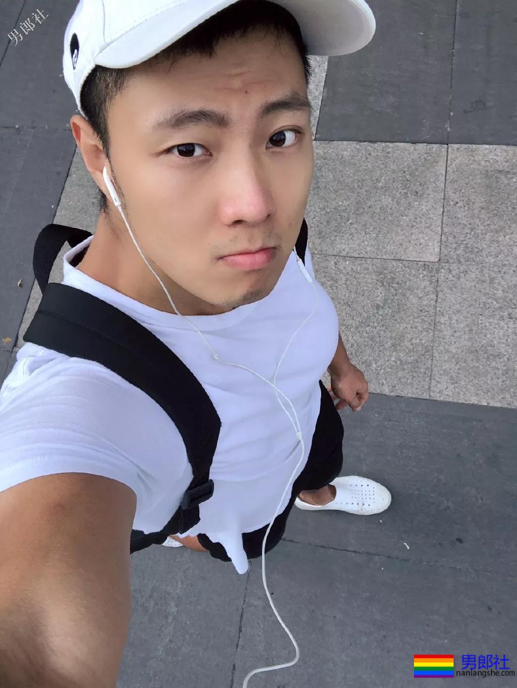 第一翘臀网红！男摄影师最爱的D杯公狗腰小狼狗！ - 51虹马