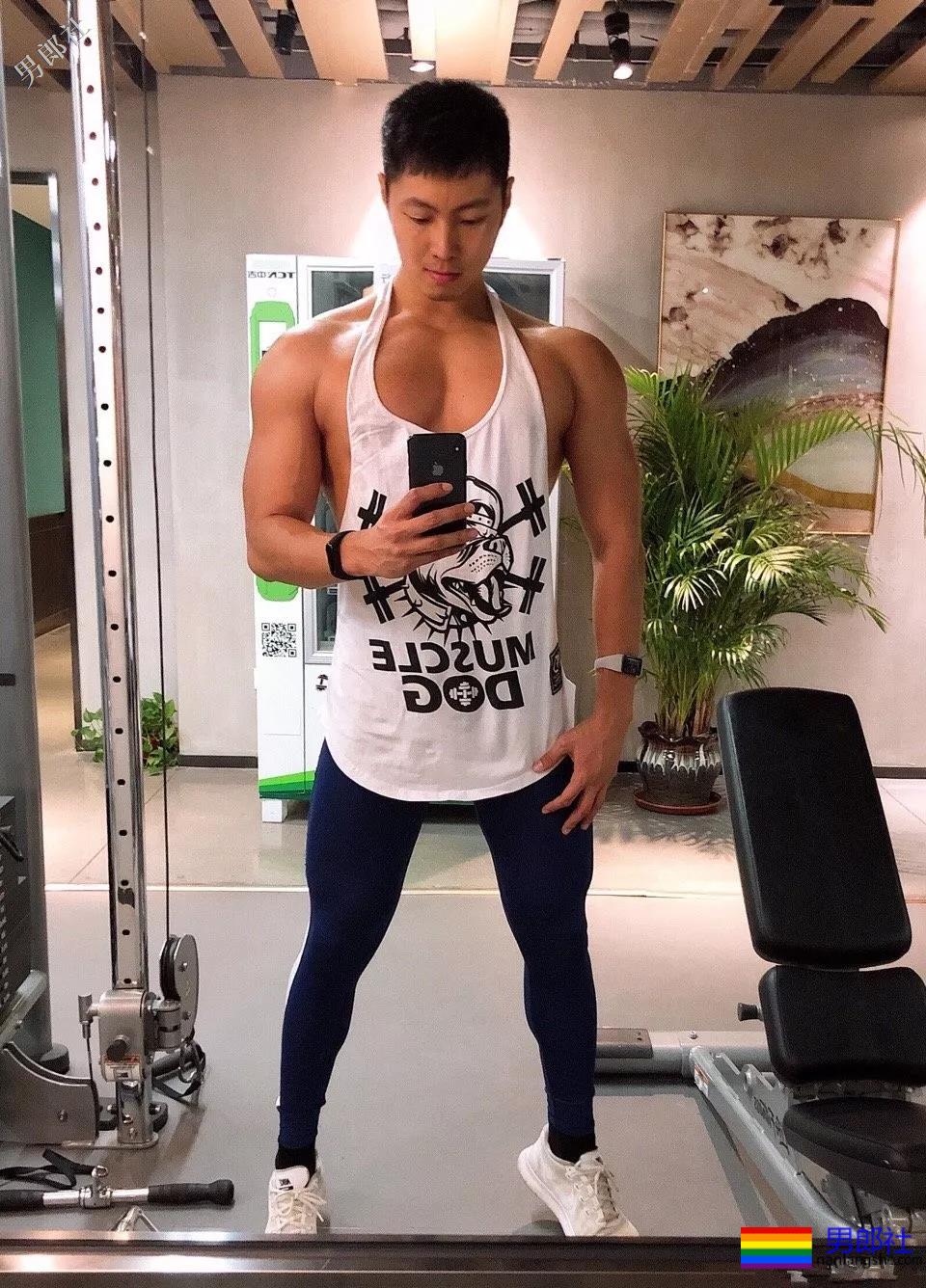 第一翘臀网红！男摄影师最爱的D杯公狗腰小狼狗！ - 51虹马