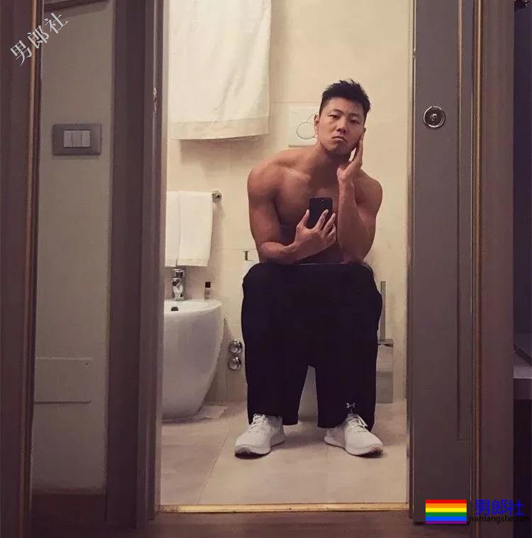 第一翘臀网红！男摄影师最爱的D杯公狗腰小狼狗！ - 51虹马