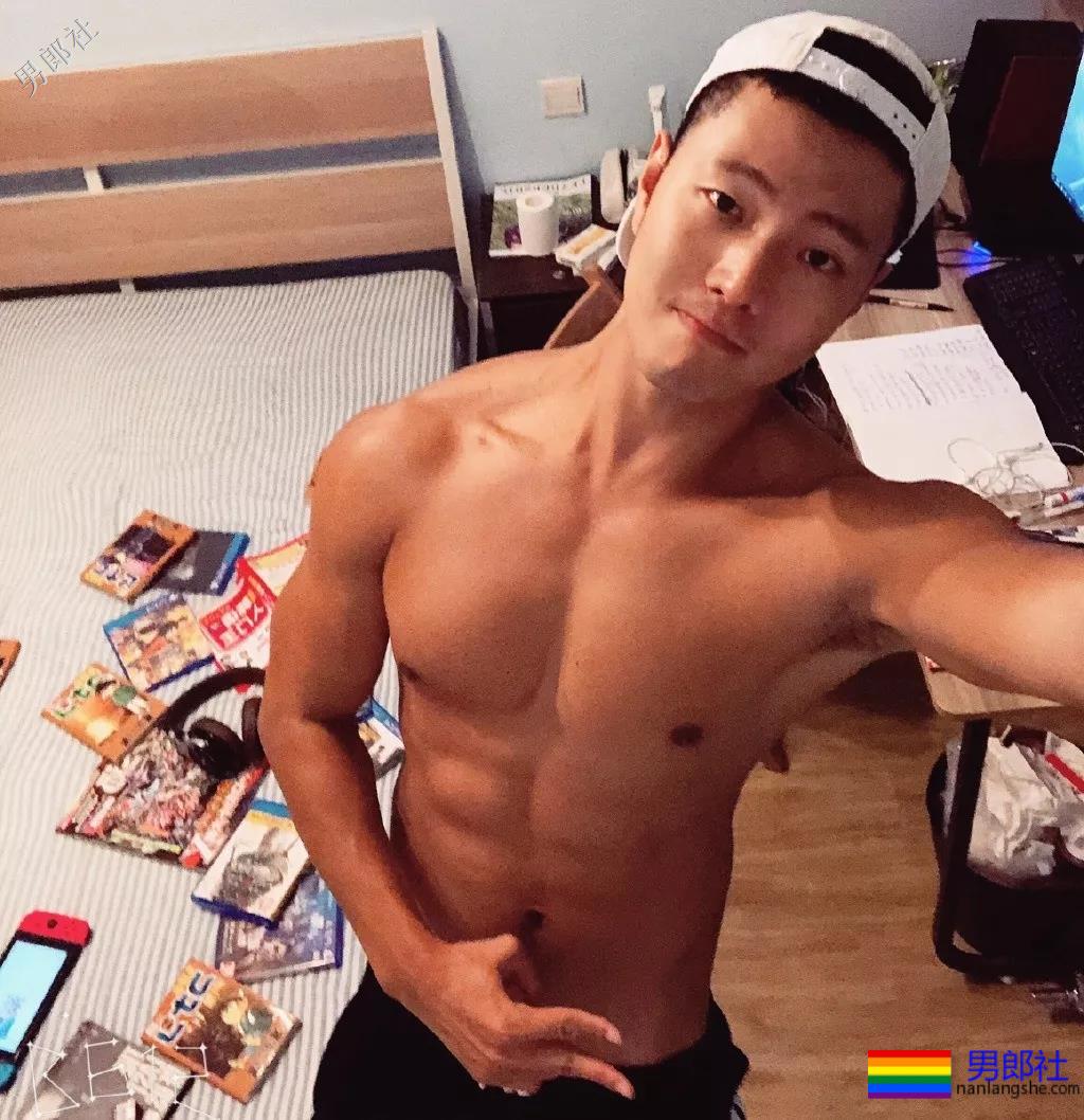 第一翘臀网红！男摄影师最爱的D杯公狗腰小狼狗！ - 51虹马