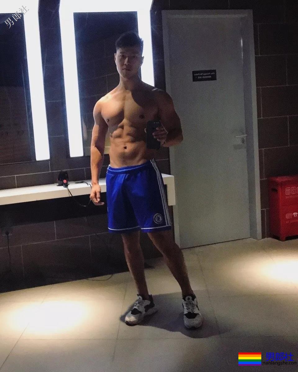 第一翘臀网红！男摄影师最爱的D杯公狗腰小狼狗！ - 51虹马