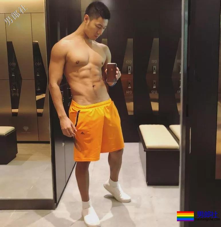 第一翘臀网红！男摄影师最爱的D杯公狗腰小狼狗！ - 51虹马