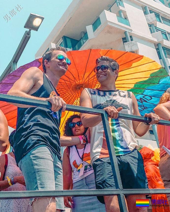 25万人庆祝中东最盛大的骄傲节 - 51虹马