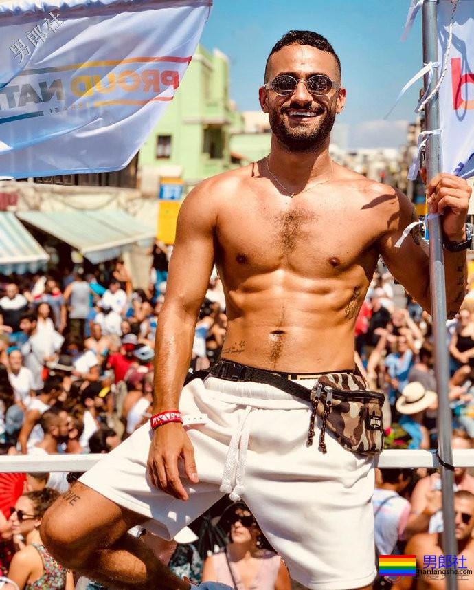 25万人庆祝中东最盛大的骄傲节 - 51虹马