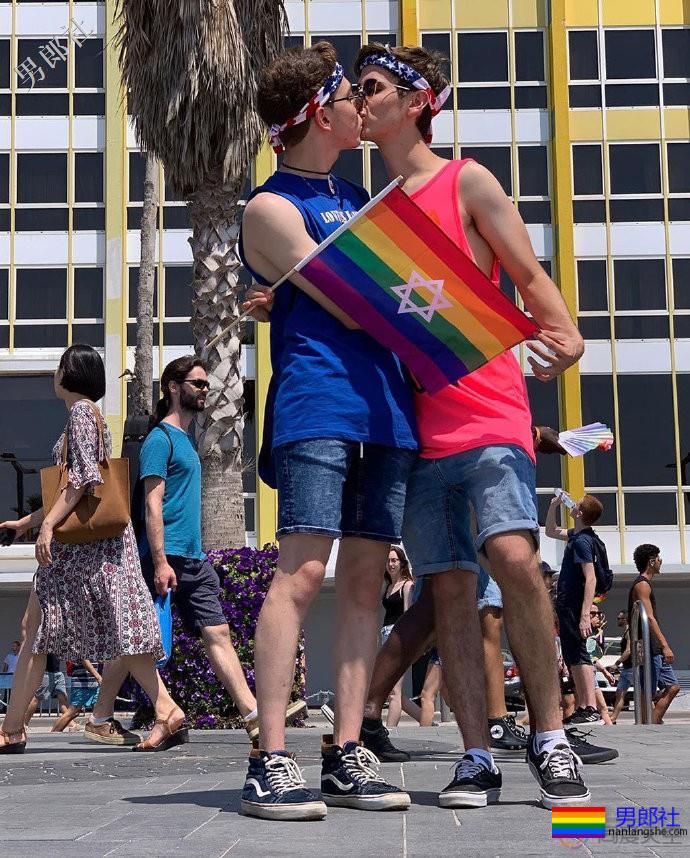 25万人庆祝中东最盛大的骄傲节 - 51虹马