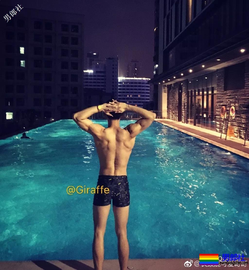 登湖南卫视穿紧身服落水的广州体育生，请收下我的可以！ - 51虹马