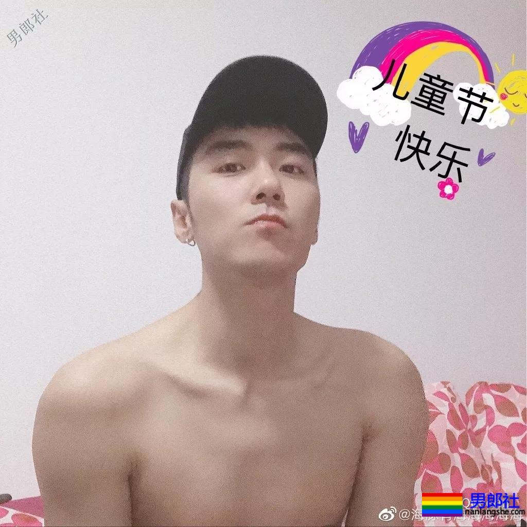 登湖南卫视穿紧身服落水的广州体育生，请收下我的可以！ - 51虹马