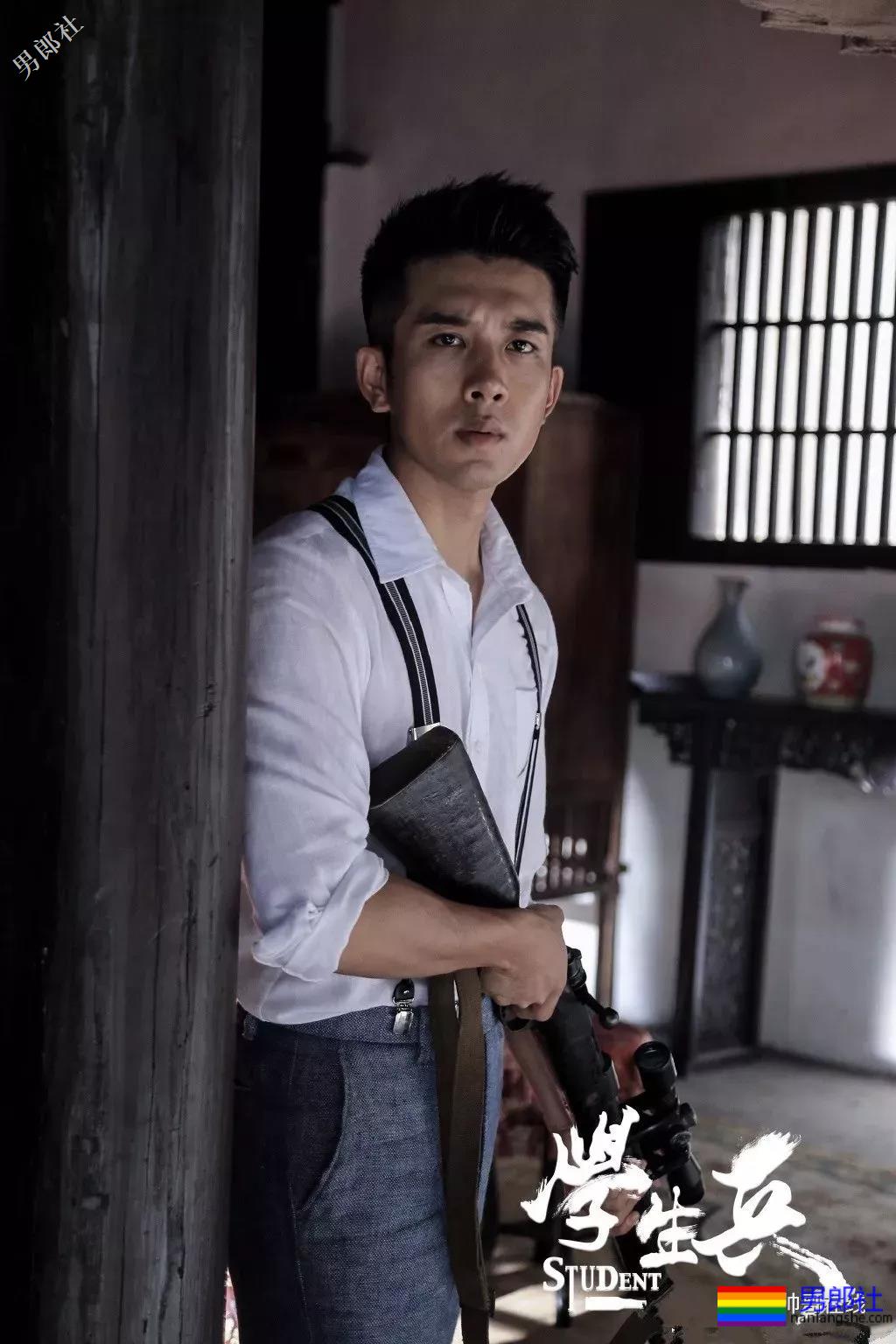 可甜可刚小奶狗变身痞帅拳击手，超燃筋肉身材简直A爆了！ - 51虹马