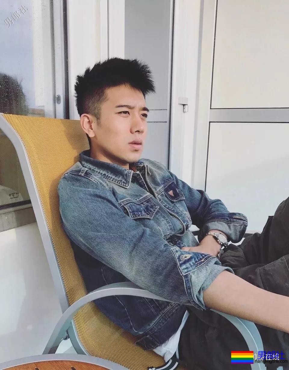 可甜可刚小奶狗变身痞帅拳击手，超燃筋肉身材简直A爆了！ - 51虹马