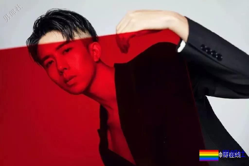 可甜可刚小奶狗变身痞帅拳击手，超燃筋肉身材简直A爆了！ - 51虹马