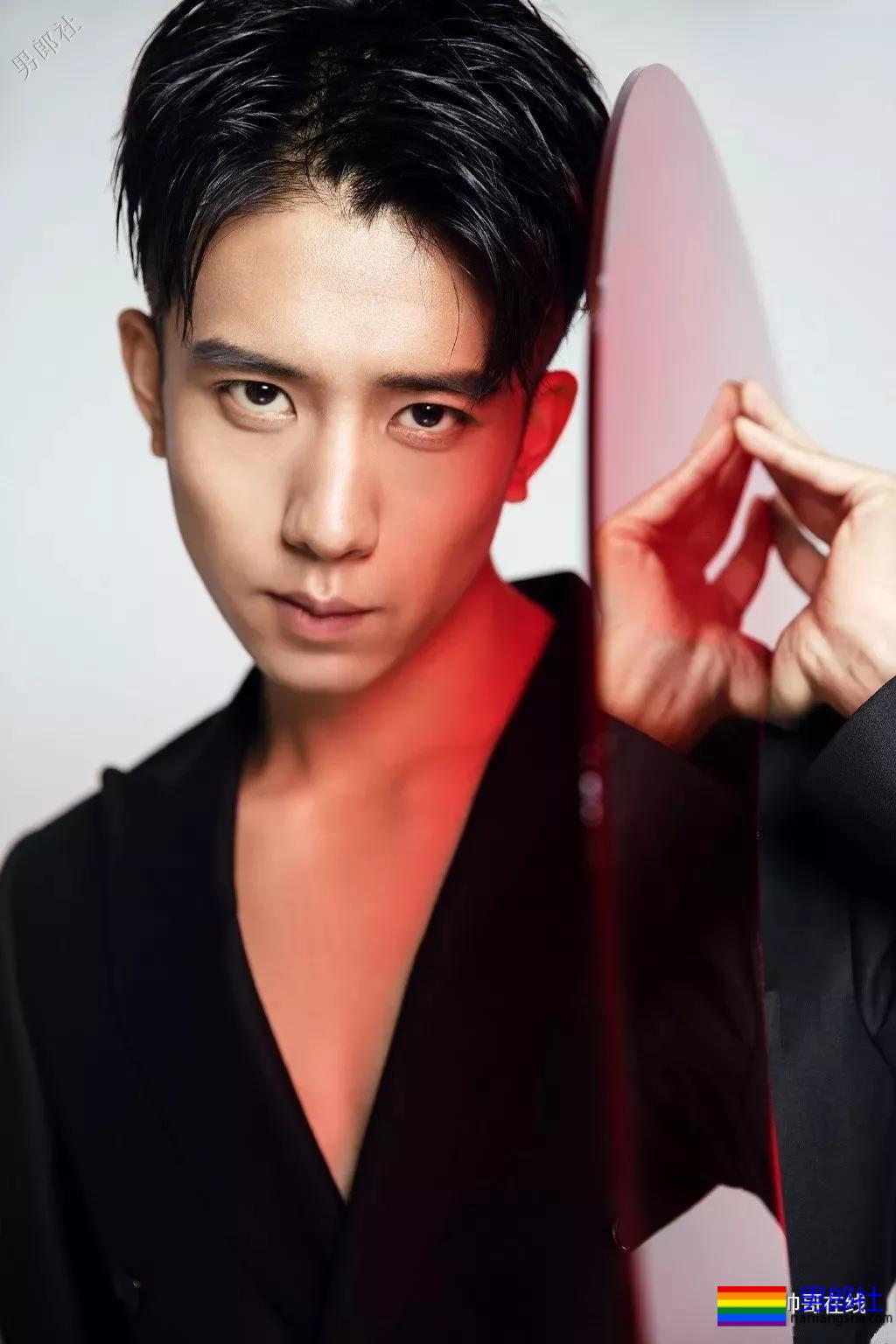 可甜可刚小奶狗变身痞帅拳击手，超燃筋肉身材简直A爆了！ - 51虹马