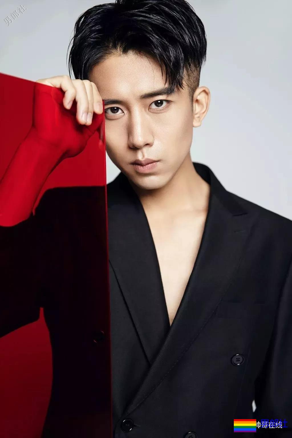 可甜可刚小奶狗变身痞帅拳击手，超燃筋肉身材简直A爆了！ - 51虹马