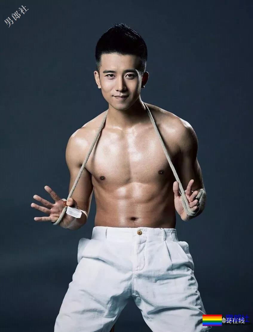 可甜可刚小奶狗变身痞帅拳击手，超燃筋肉身材简直A爆了！ - 51虹马