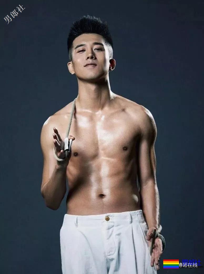 可甜可刚小奶狗变身痞帅拳击手，超燃筋肉身材简直A爆了！ - 51虹马