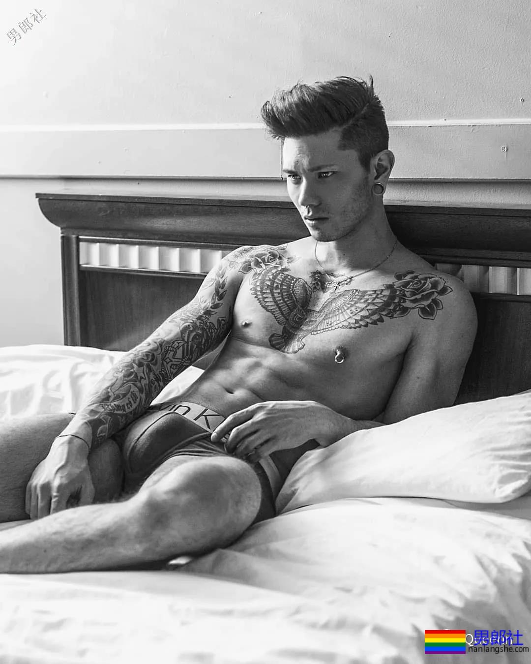 三国混血内裤男模，硬照亮点也太突出了吧？ - 51虹马