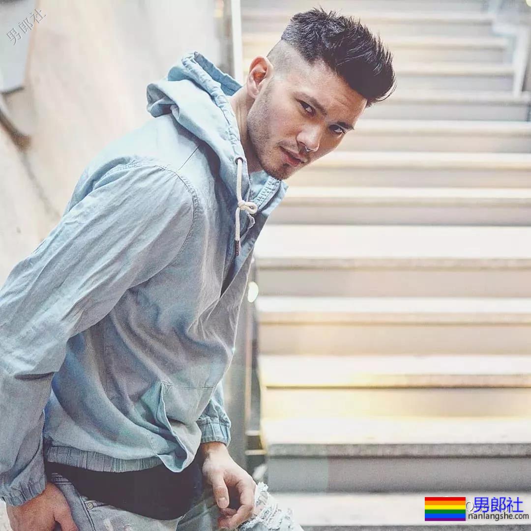 三国混血内裤男模，硬照亮点也太突出了吧？ - 51虹马