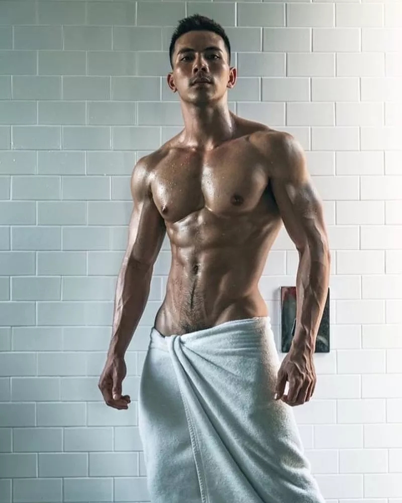 筋肉男拍摄大片！每个都很戏！ - 51虹马