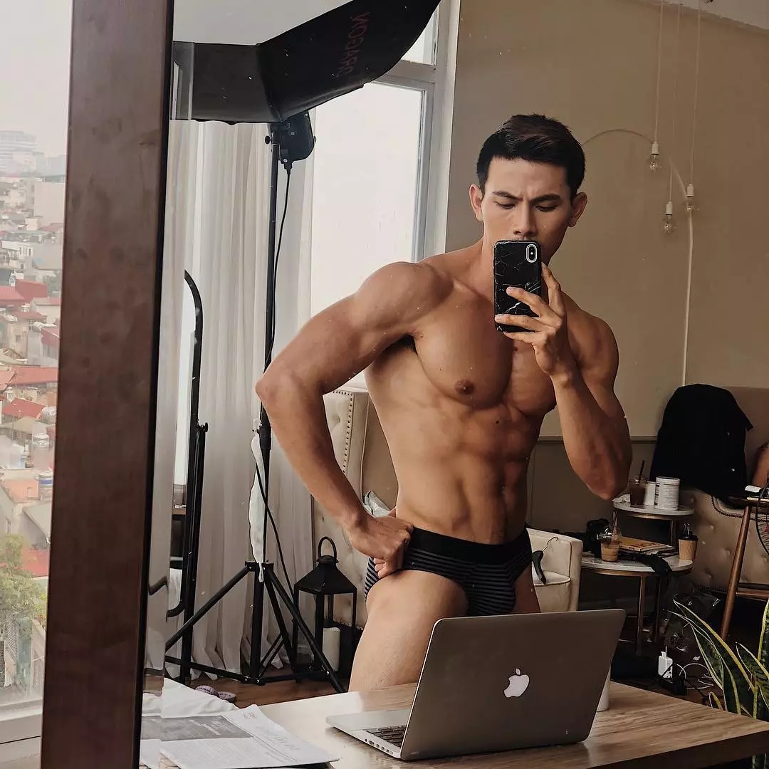 筋肉男拍摄大片！每个都很戏！ - 51虹马