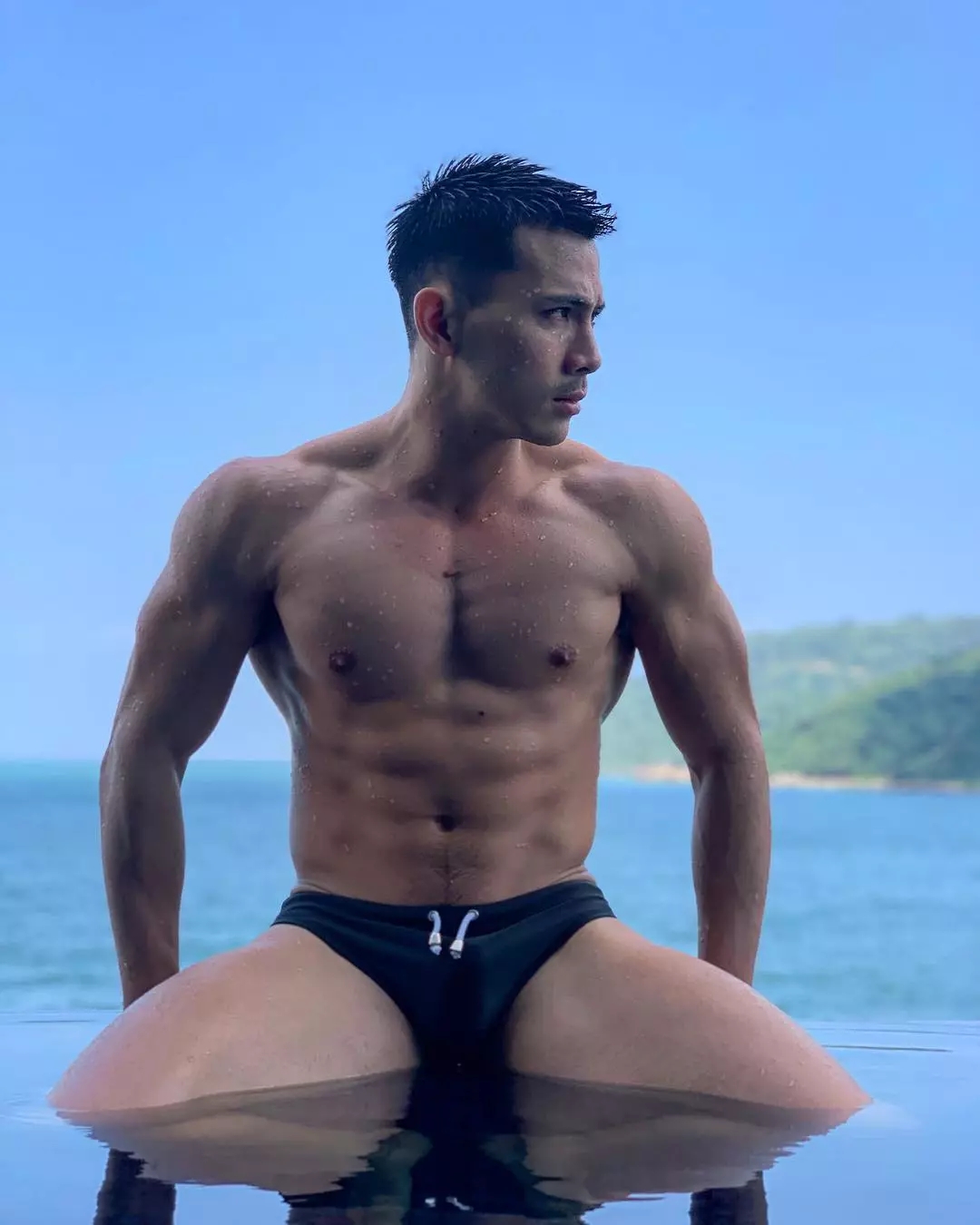 筋肉男拍摄大片！每个都很戏！ - 51虹马