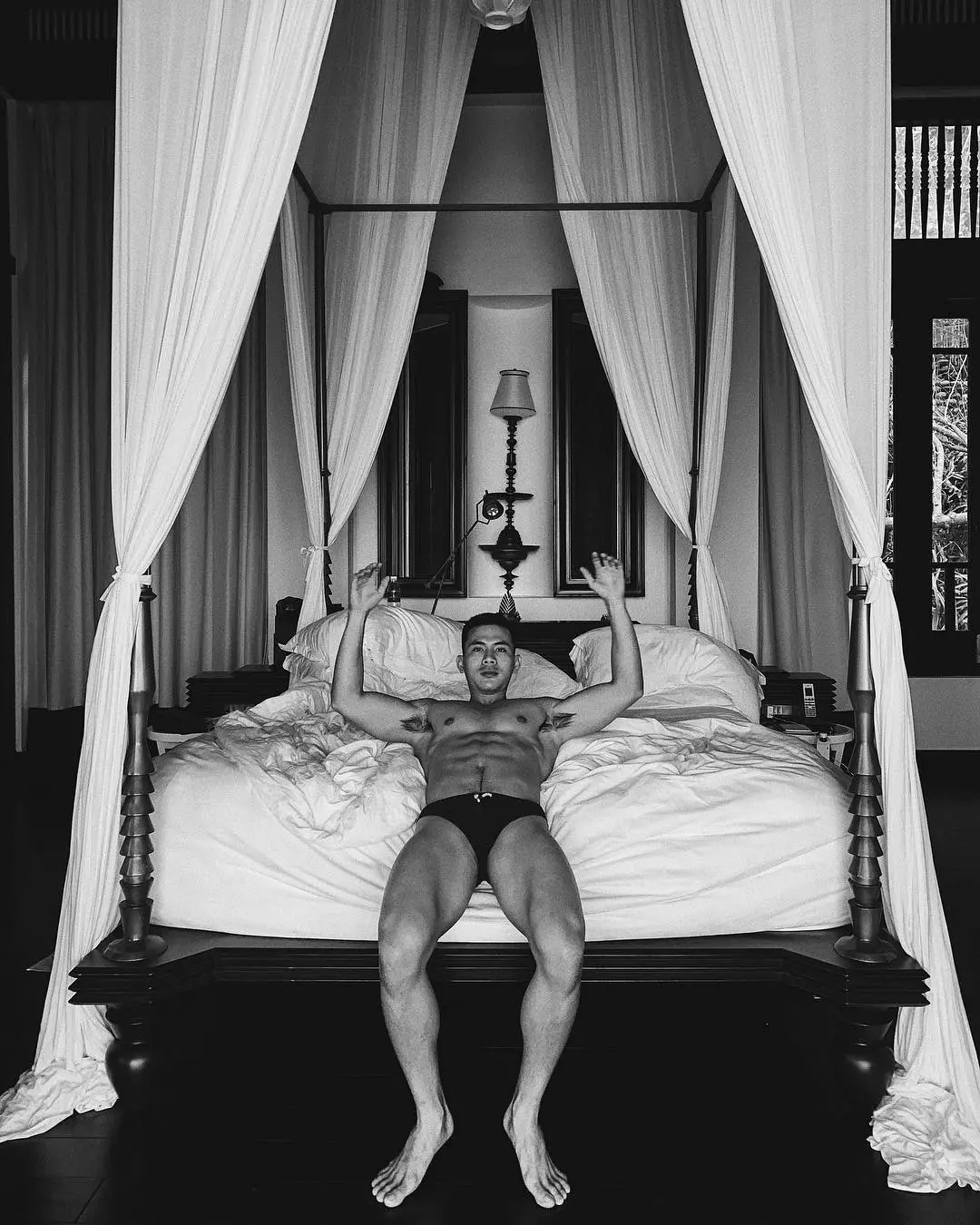 筋肉男拍摄大片！每个都很戏！ - 51虹马