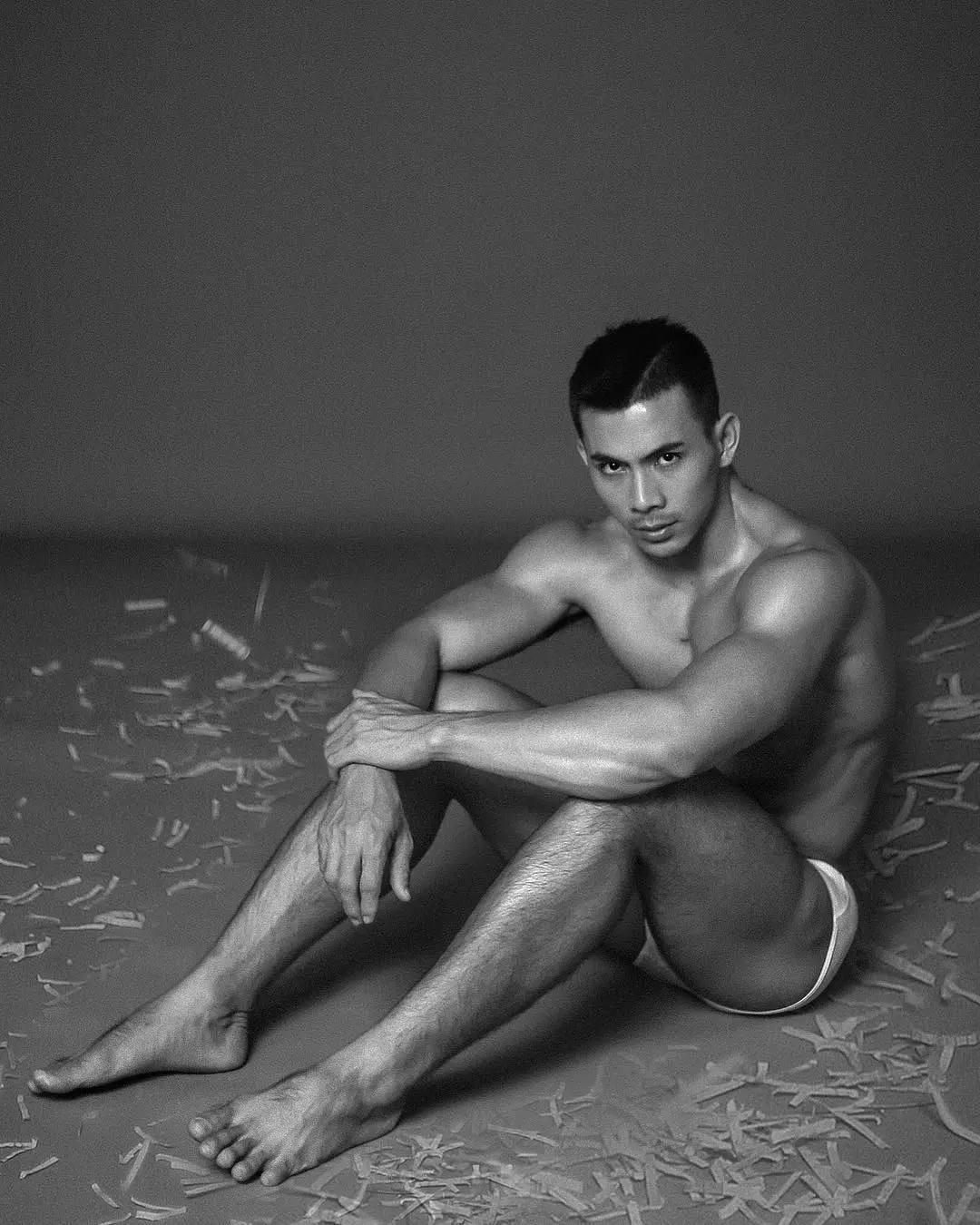 筋肉男拍摄大片！每个都很戏！ - 51虹马