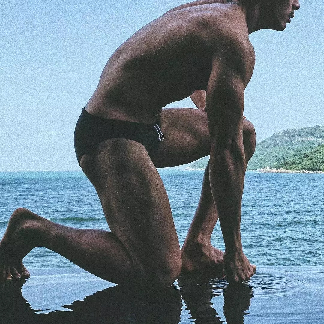 筋肉男拍摄大片！每个都很戏！ - 51虹马