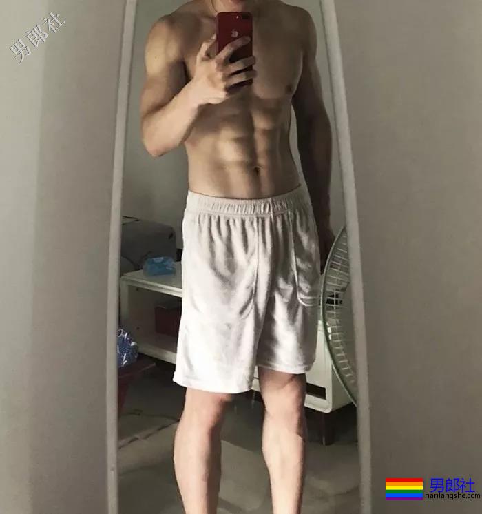 这些肌肉男因为撸的次数太频繁，一双手都变样了！ - 51虹马