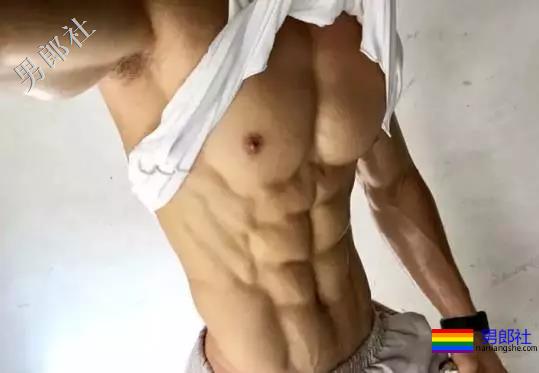 这些肌肉男因为撸的次数太频繁，一双手都变样了！ - 51虹马