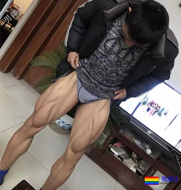 这些肌肉男因为撸的次数太频繁，一双手都变样了！ - 51虹马