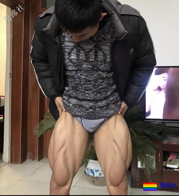 这些肌肉男因为撸的次数太频繁，一双手都变样了！ - 51虹马