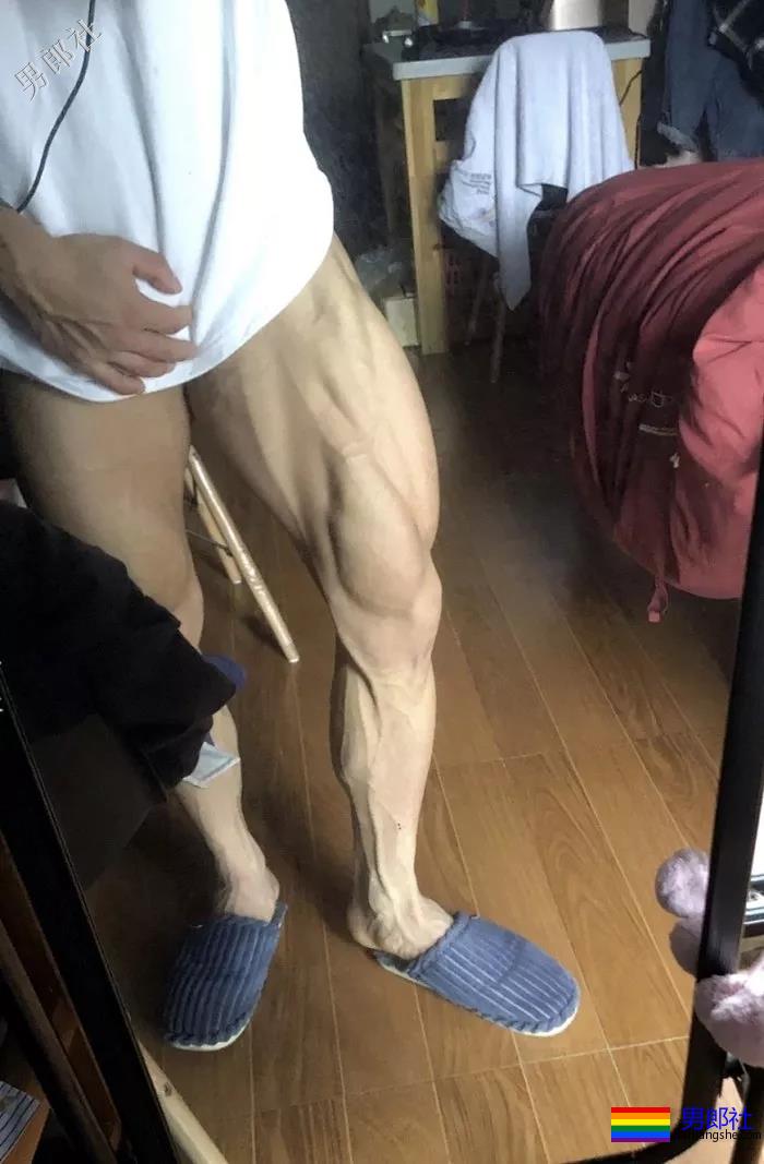 这些肌肉男因为撸的次数太频繁，一双手都变样了！ - 51虹马