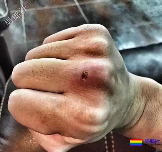 这些肌肉男因为撸的次数太频繁，一双手都变样了！ - 51虹马