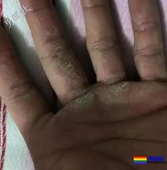 这些肌肉男因为撸的次数太频繁，一双手都变样了！ - 51虹马